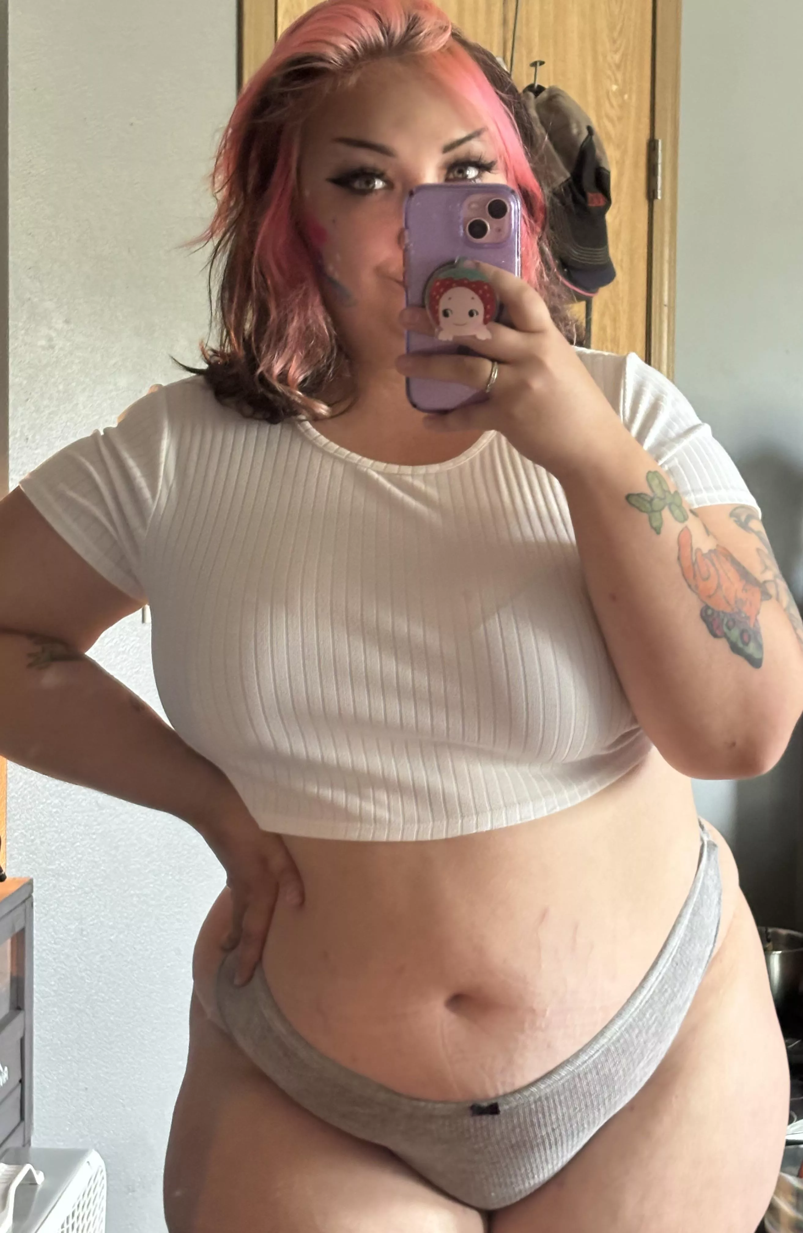 This sub seems to love when I show my pretty face and who am I to deny you? posted by SleepyPisces444