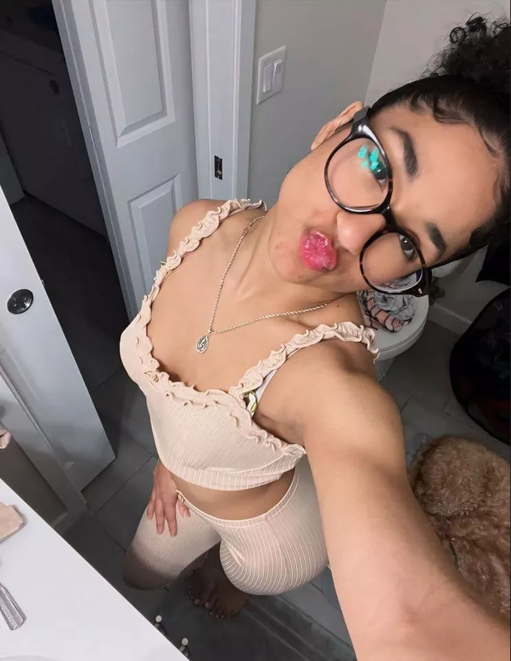 whats the first word that comes to your mind when u see my lips posted by milkyzula