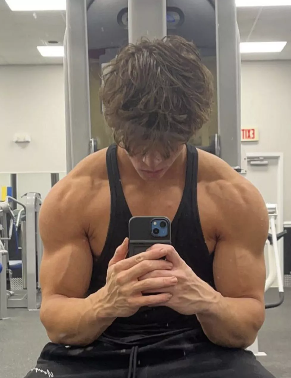 [19] Just turned 19 recently, How do I look? posted by DifficulttTrip