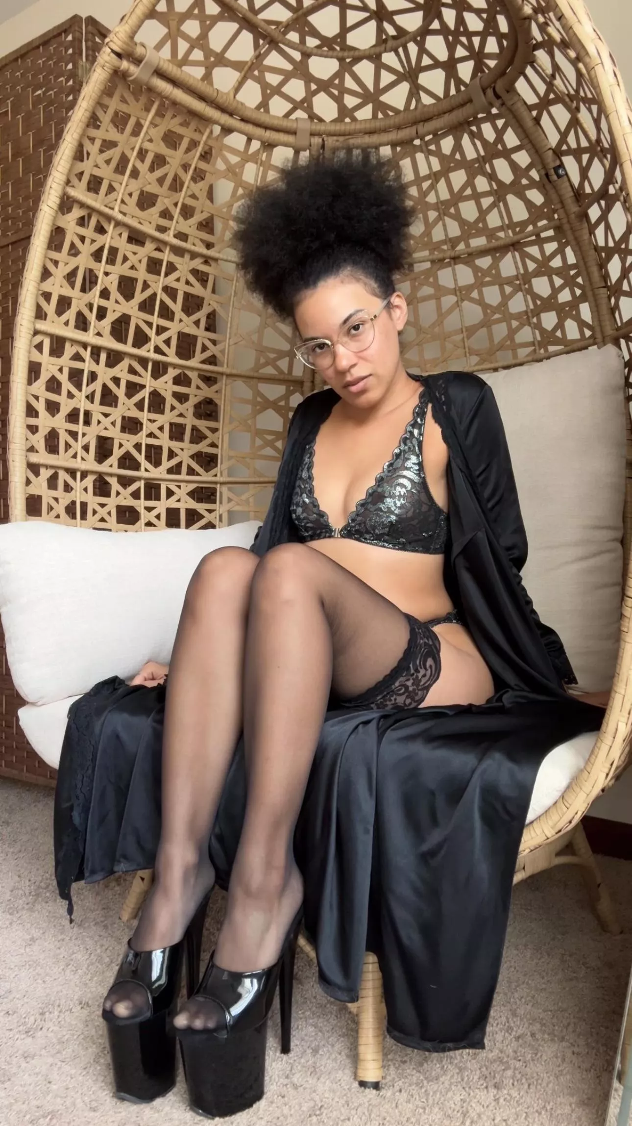 All dolled up for you posted by HoneyVulture