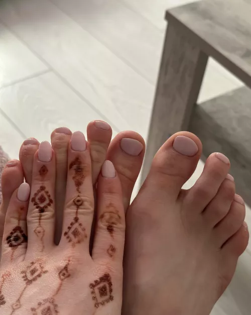 All my fingers are perfect for sucking by SweetJuicyMarmalade