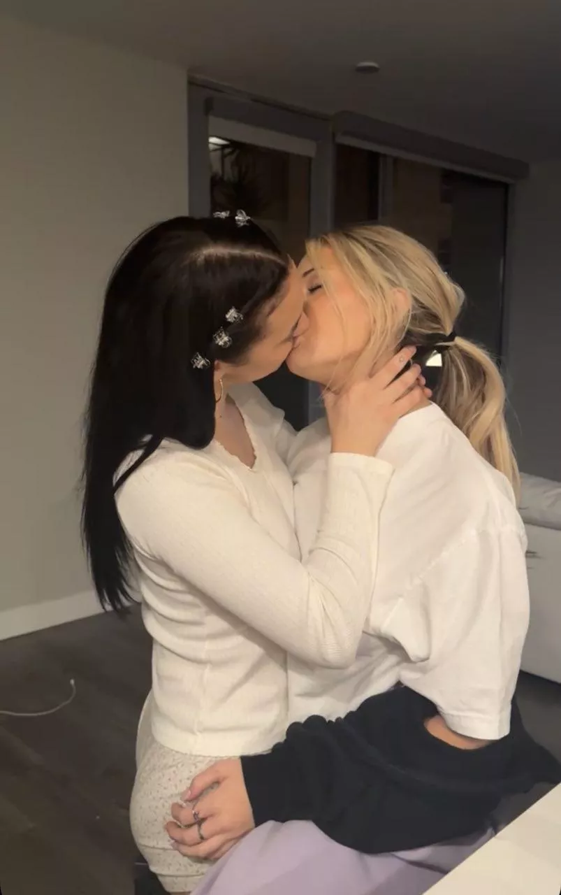 Breckie Hill kissing a friend  posted by flyersfan124