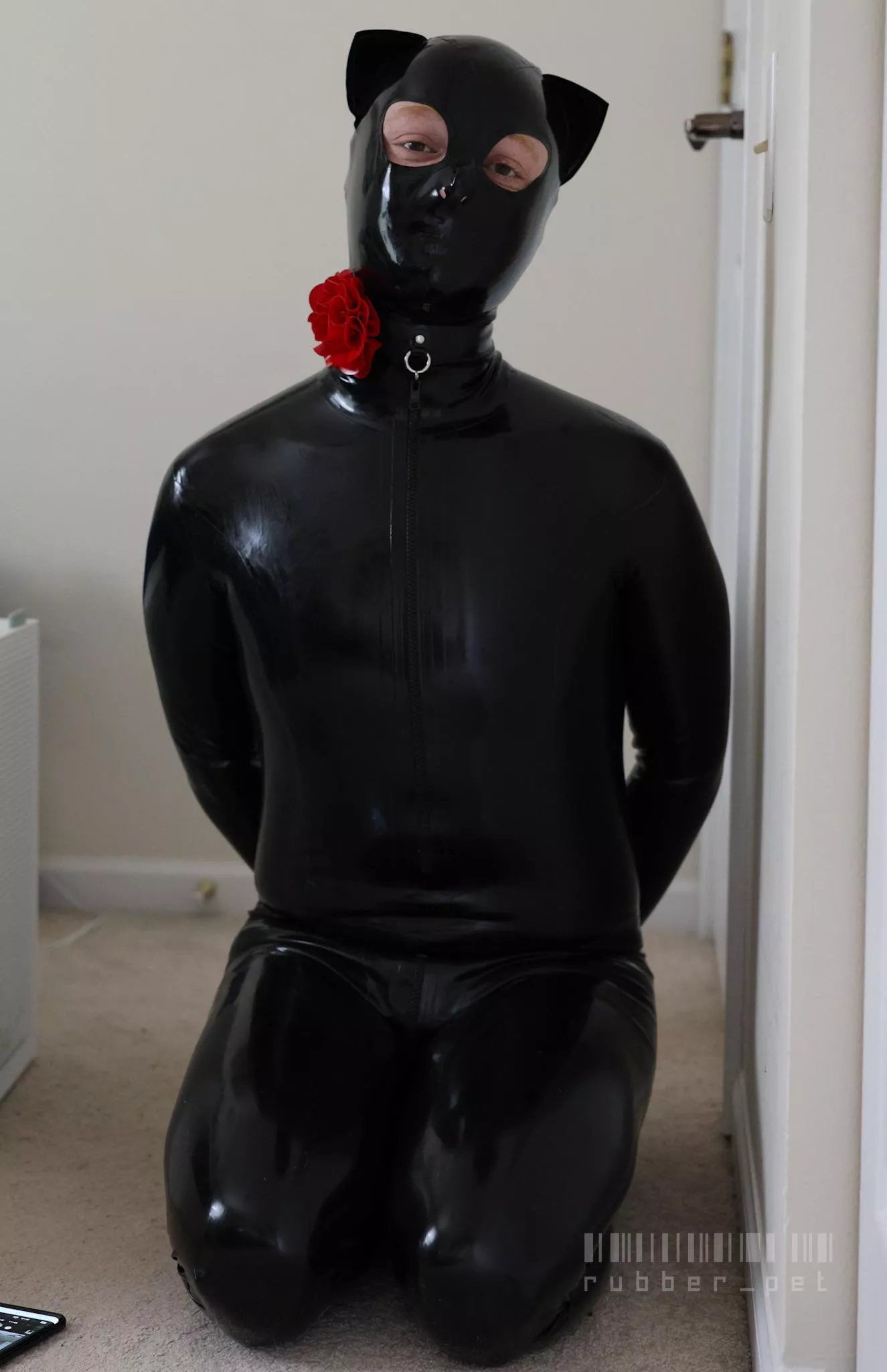 Can I be your latex kitty? Meow meow posted by rubber_pet