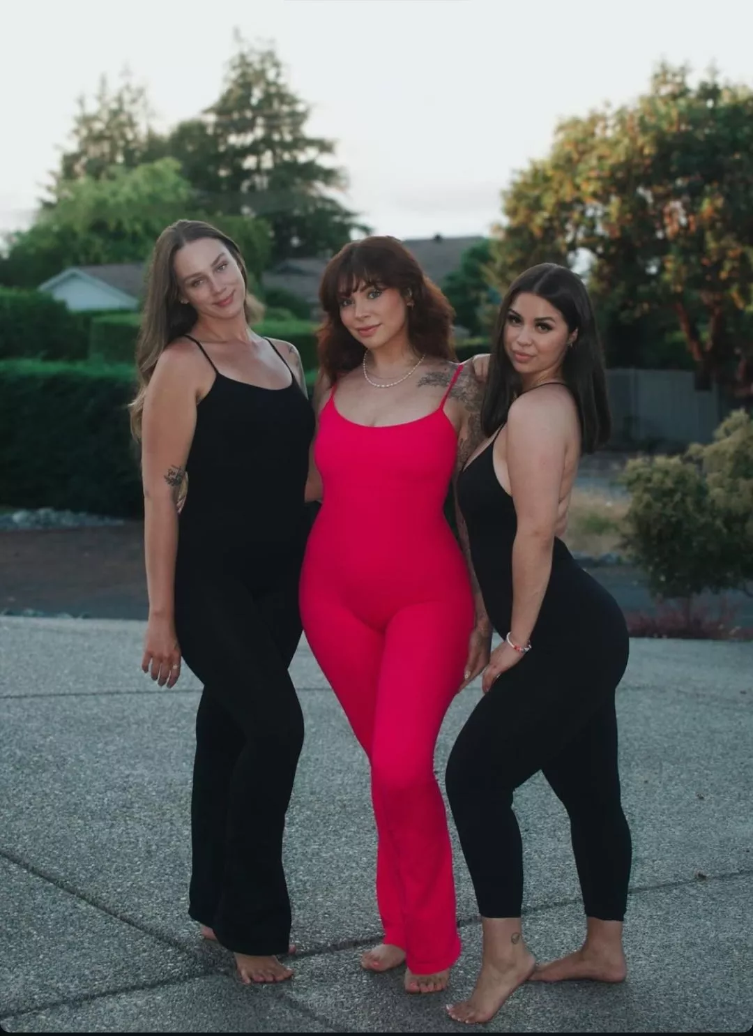 Curvy Besties posted by PralineSoft751