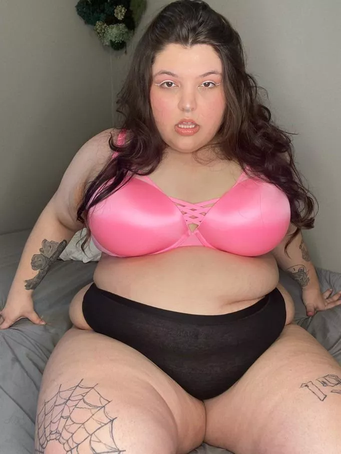 I love when my curls get all messy 😋 posted by ChickenHater730