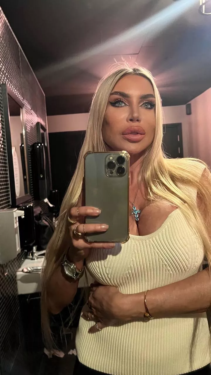 I want your cream on my lips posted by Elizabeth_Diva