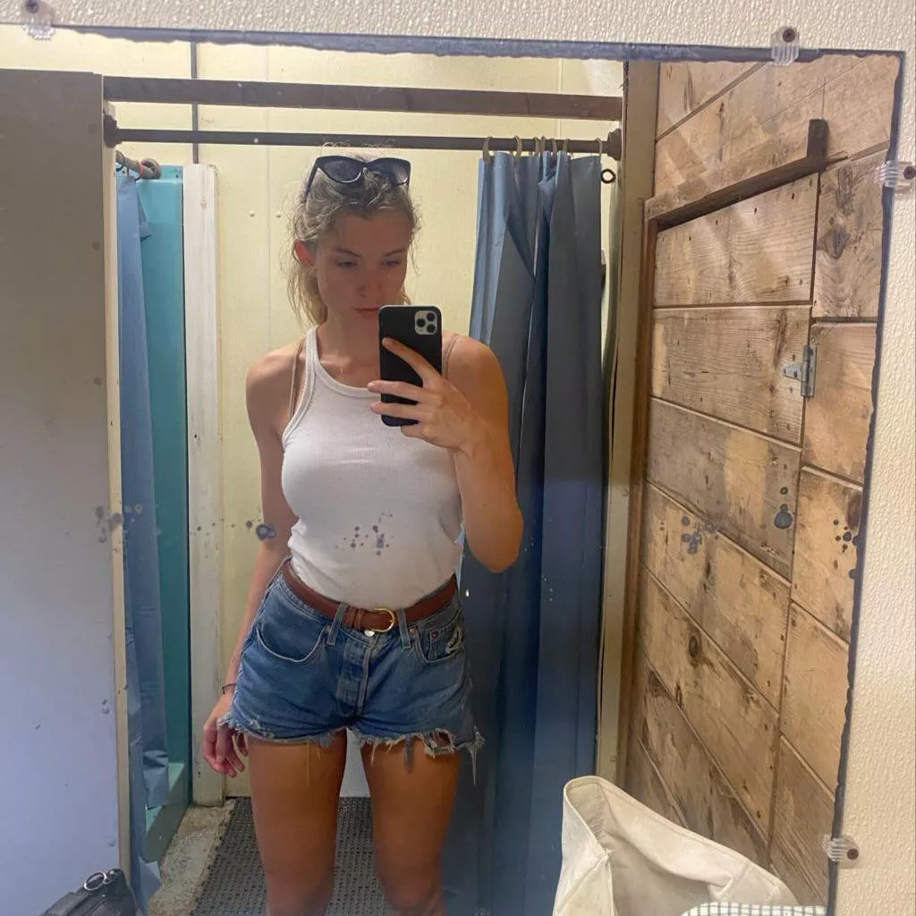 Mirror selfie  posted by summermadness89