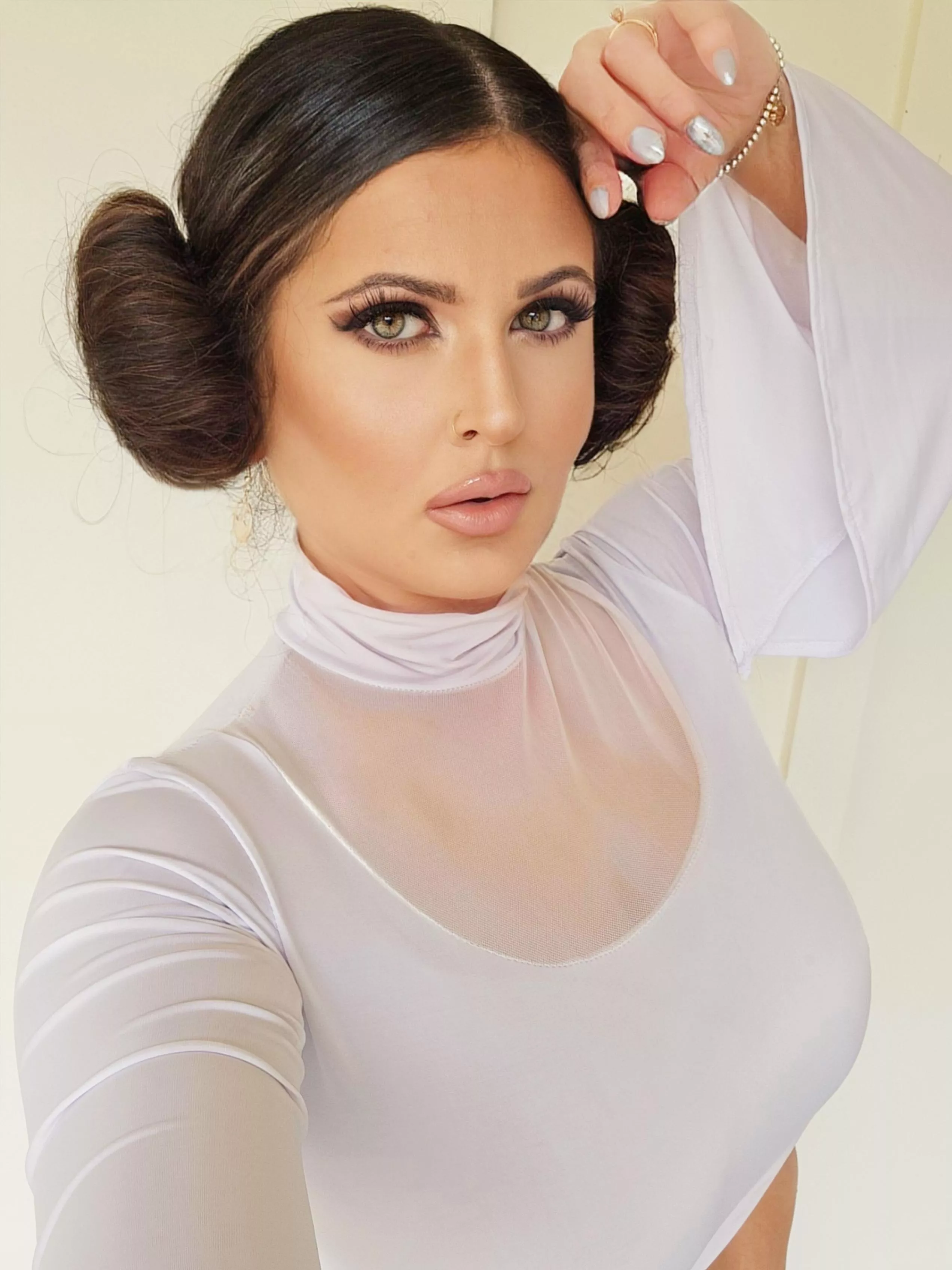 White Beaute  posted by MidnightRebel62