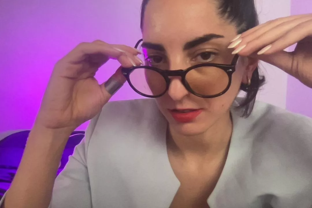 you like the nails that? posted by linasenses