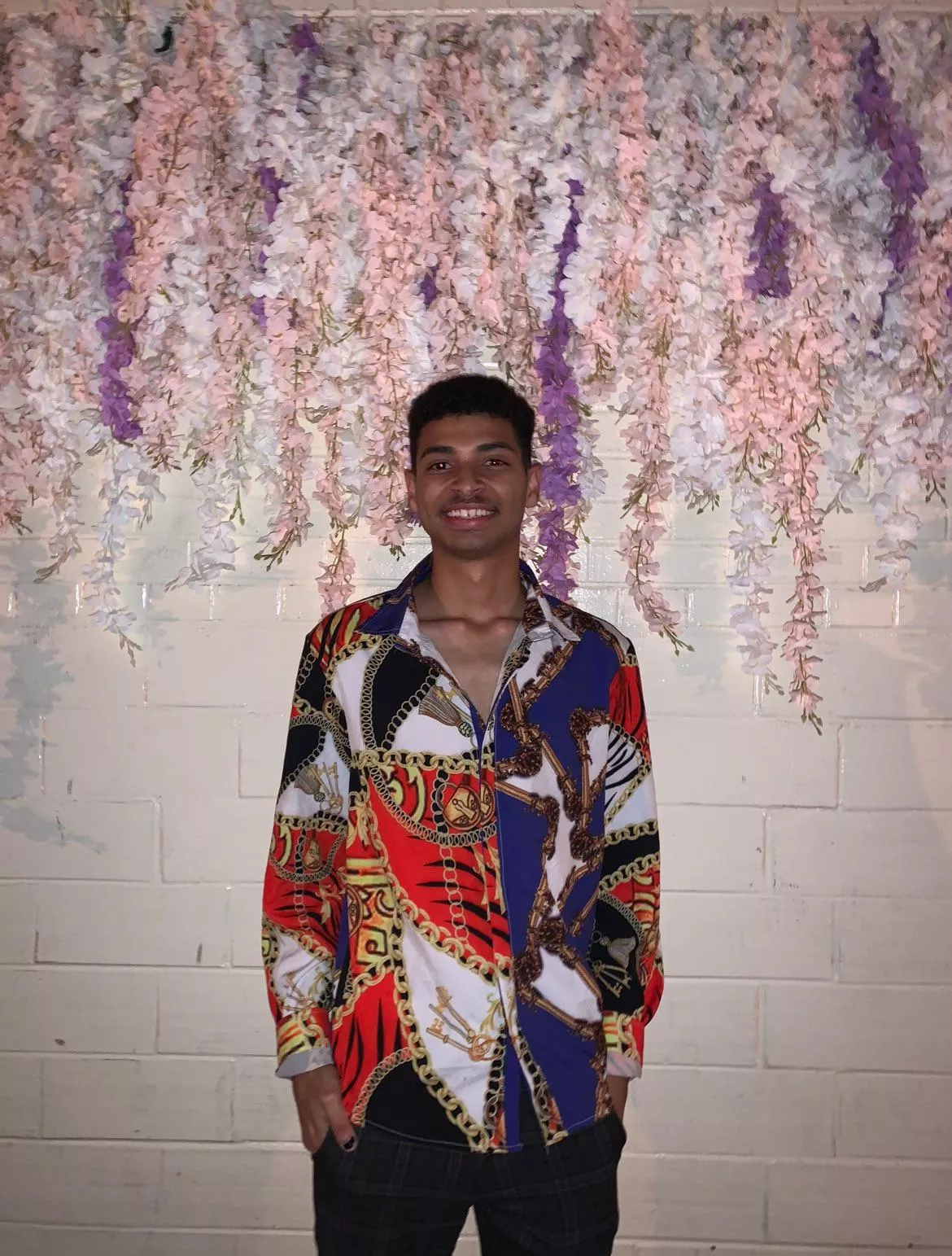 23 M | one of my favorite photos of me (: posted by Sad-Maintenance-6962