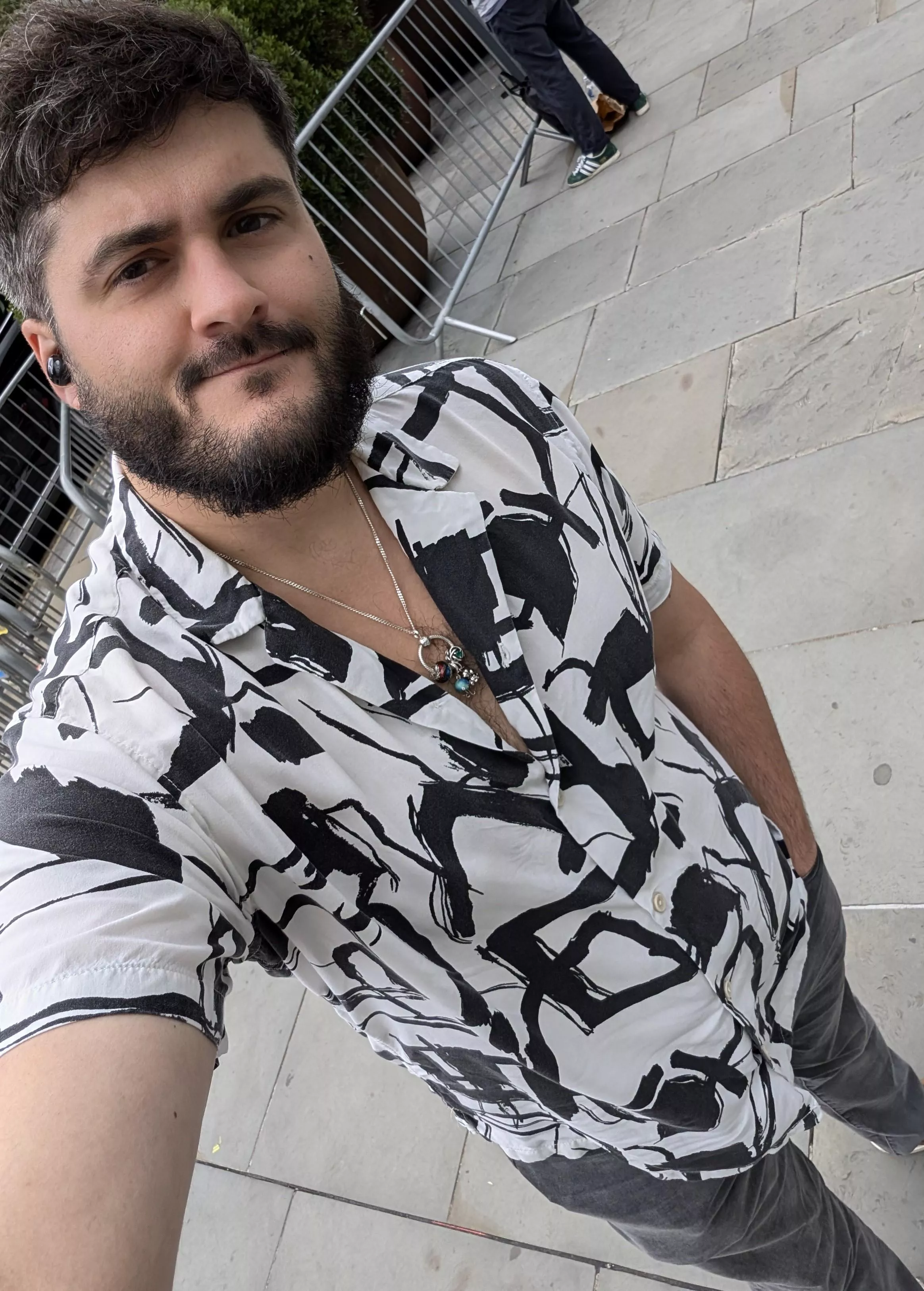 34 UK, love to find some people to play games with; I'm on PC, currently play LoL, WoW and BG3! Open to suggestions though! I wanna play 7 days to die with people!  posted by RealisticlyCalmGamer