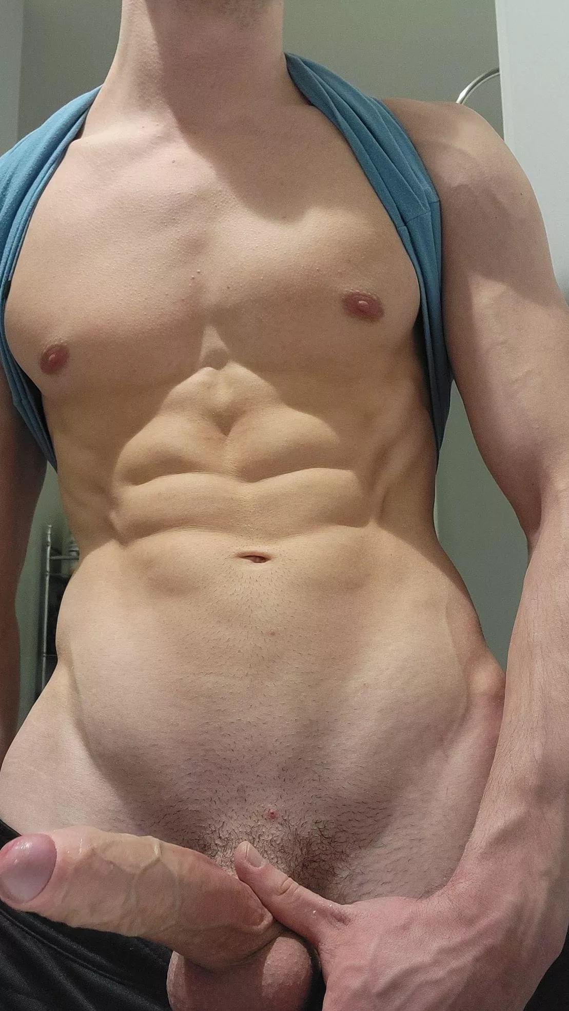 BWC 😁 from London posted by Beautiful_Shower2957