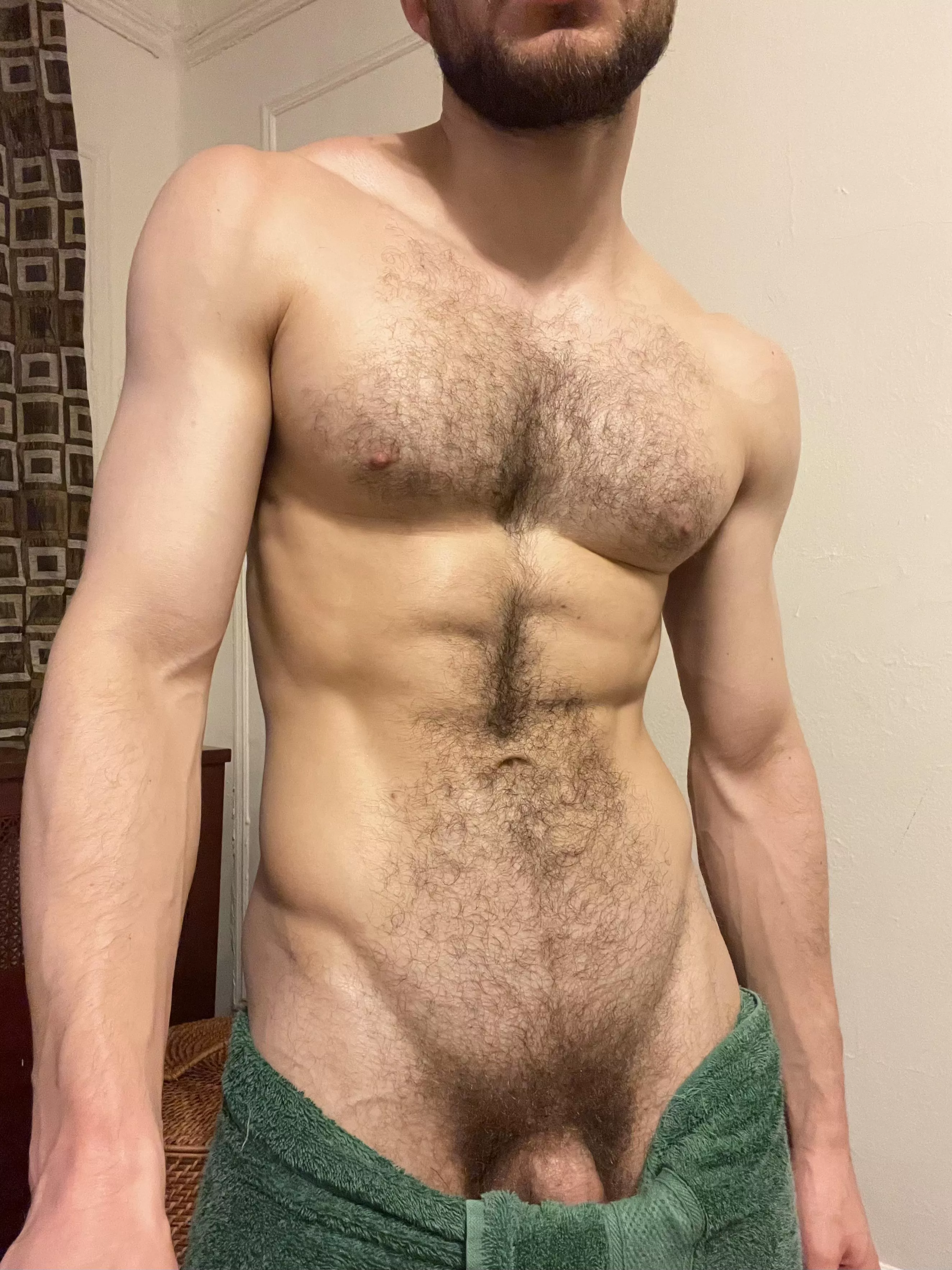 Do the drapes match the carpet? or the towel? 🤔 posted by deoctubre