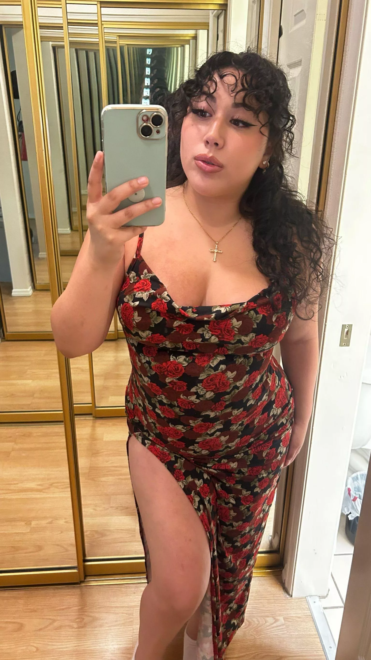 feeling incredibly sexy today posted by QueenAgathaa