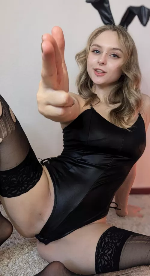 Give me your carrot or I'll get very naughty ;) by vanillalana