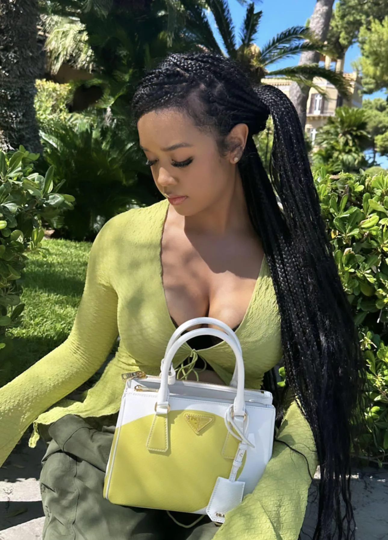 H.E.R. posted by auronffx2