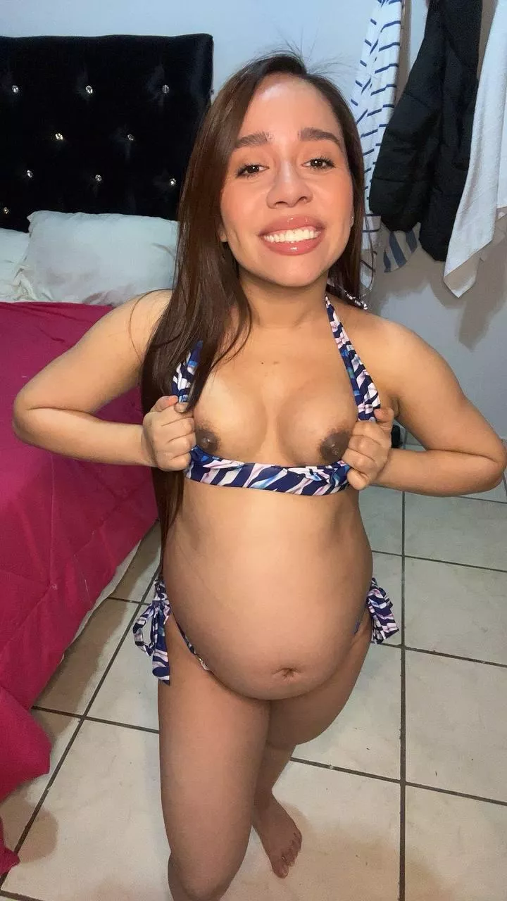 How do you like preggo Latinas  posted by littlepreglatina