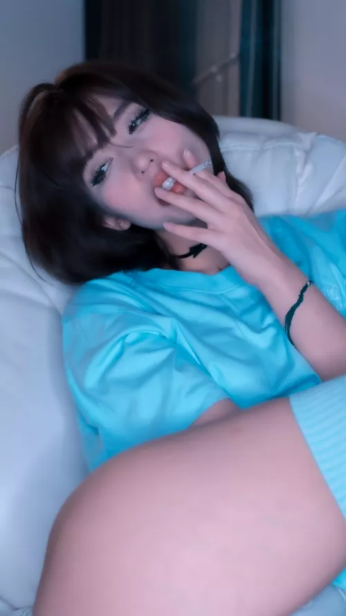 I think smoking makes a girl sexier  by sigmasian_