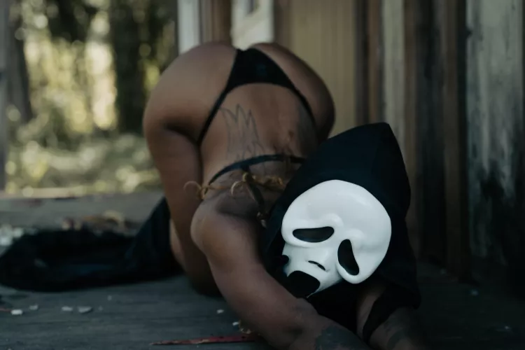 I will crawl on your bed at night with booty up. by xanniehopex