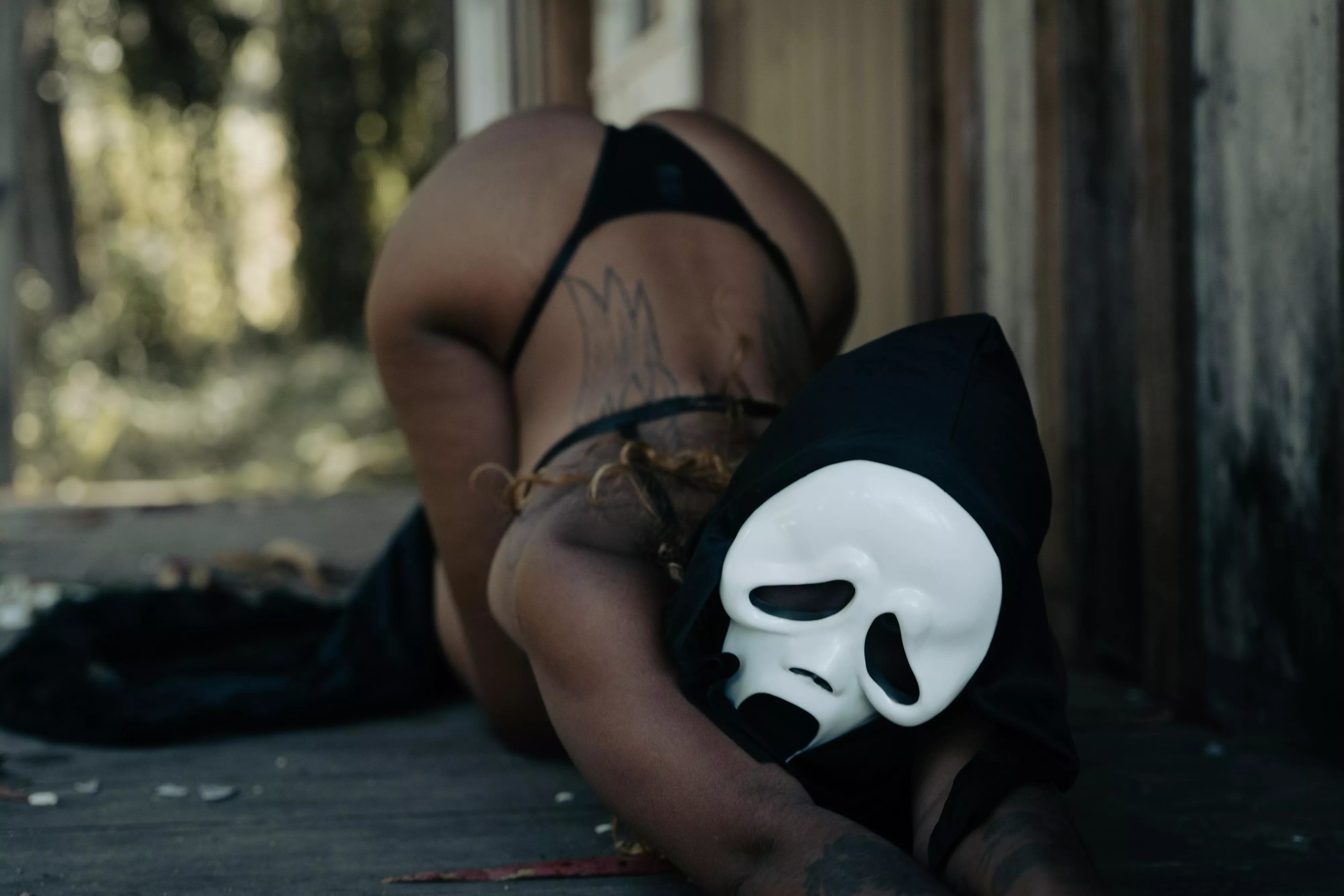 I will crawl on your bed at night with booty up. posted by xanniehopex