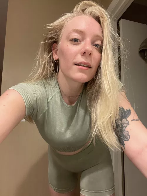 Let’s take a shower by daphne_dysarte