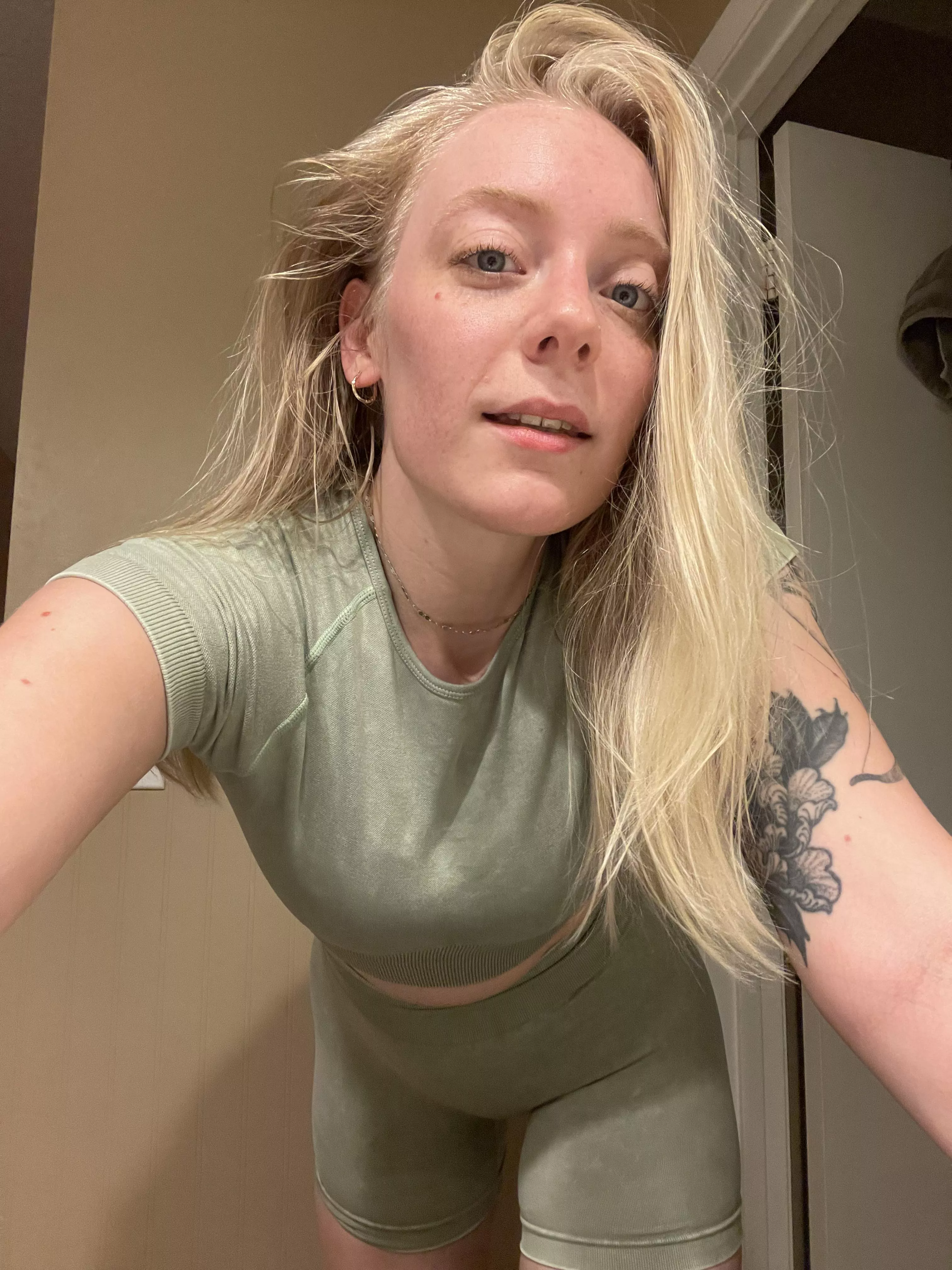 Let’s take a shower posted by daphne_dysarte