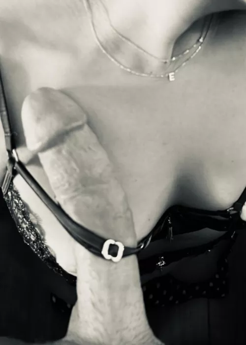 Monochrome skin on skin by 2sumyouandme