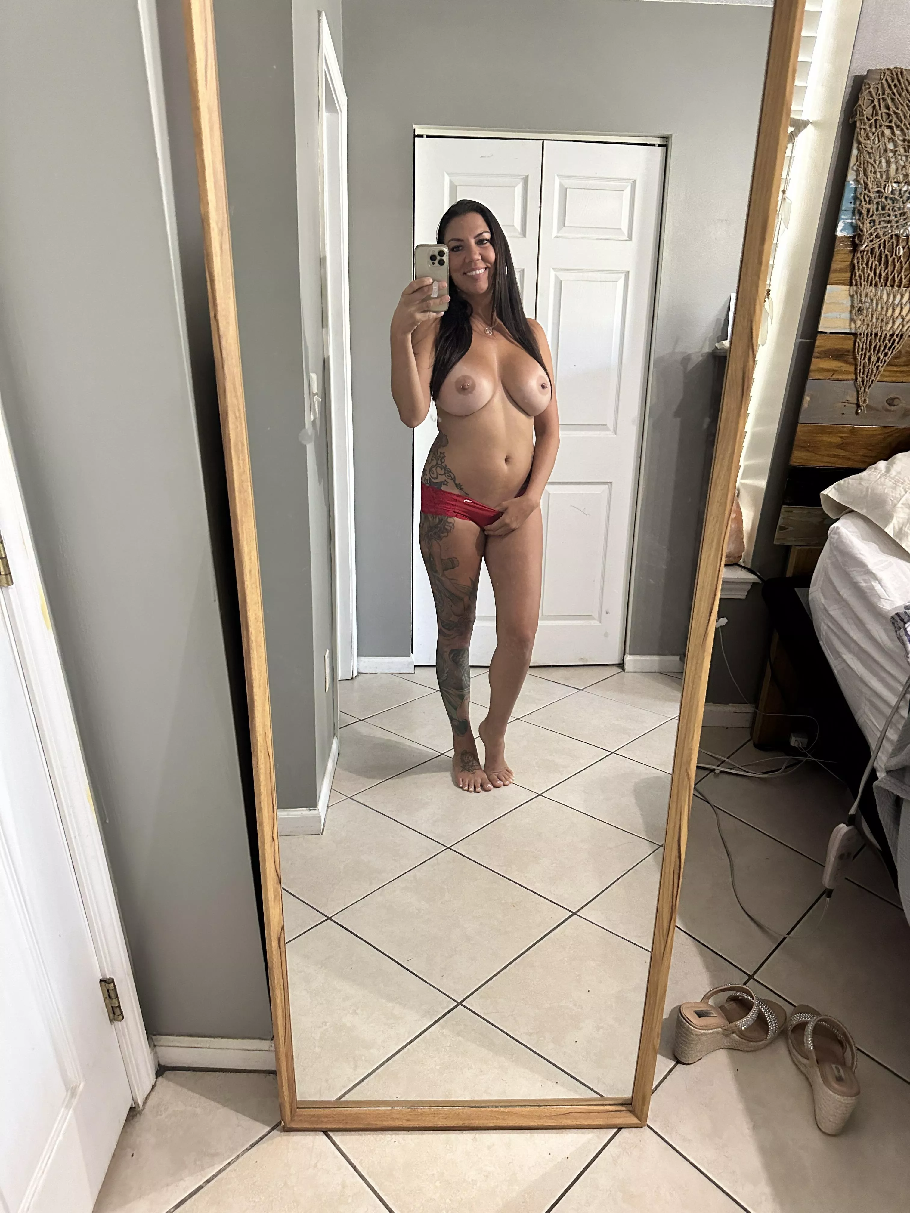 Thursday mornings would be much more fun if you woke me up with your tongue posted by jasmine_cole