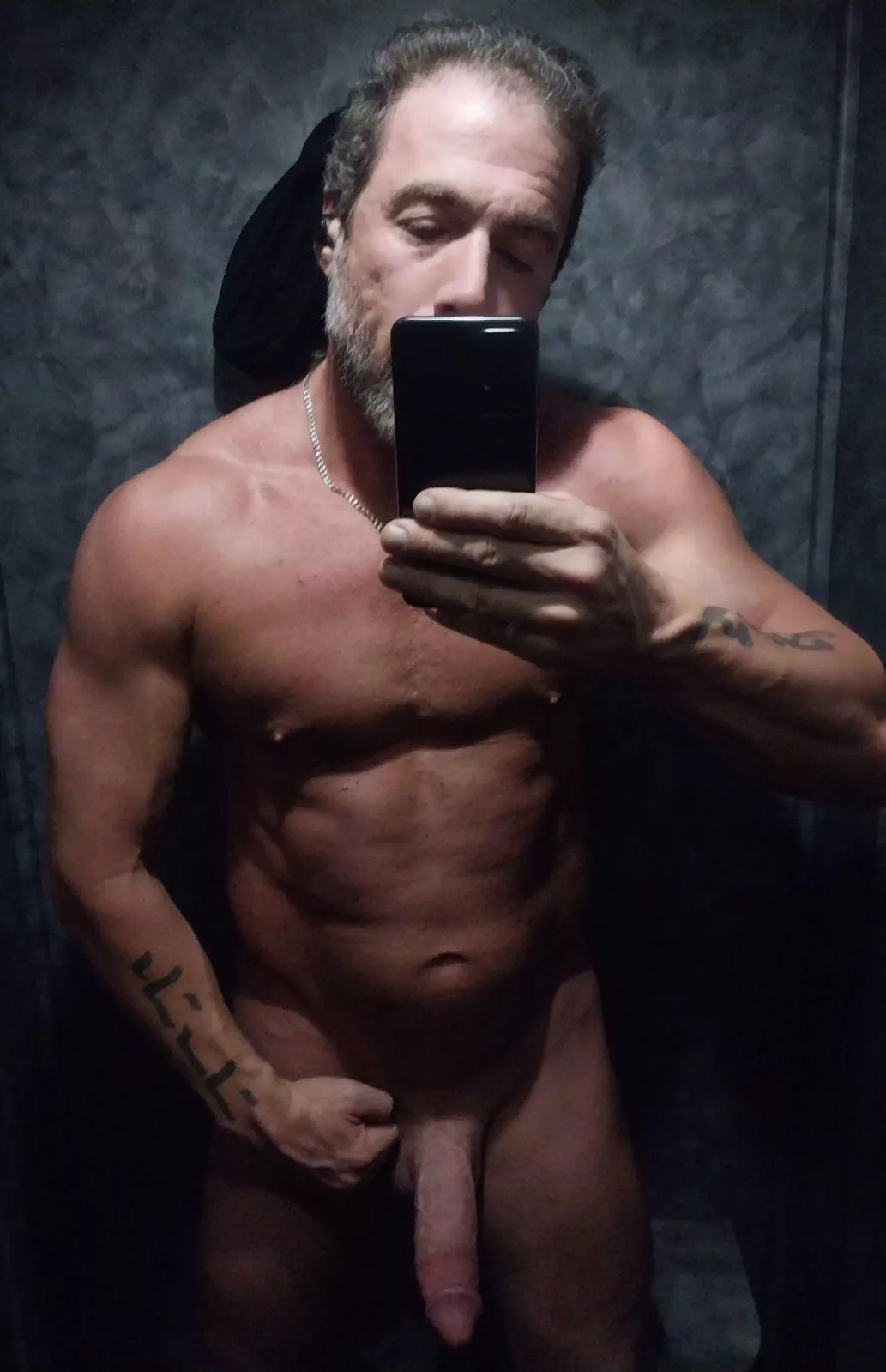 [45], 6', 191.5 lbs. Gained 2.3 lbs last week. 14.5 last month.  posted by Romantic_Darkness