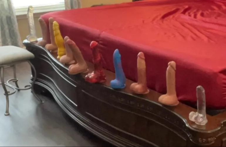 Hard to choose by pinkprincesschastity