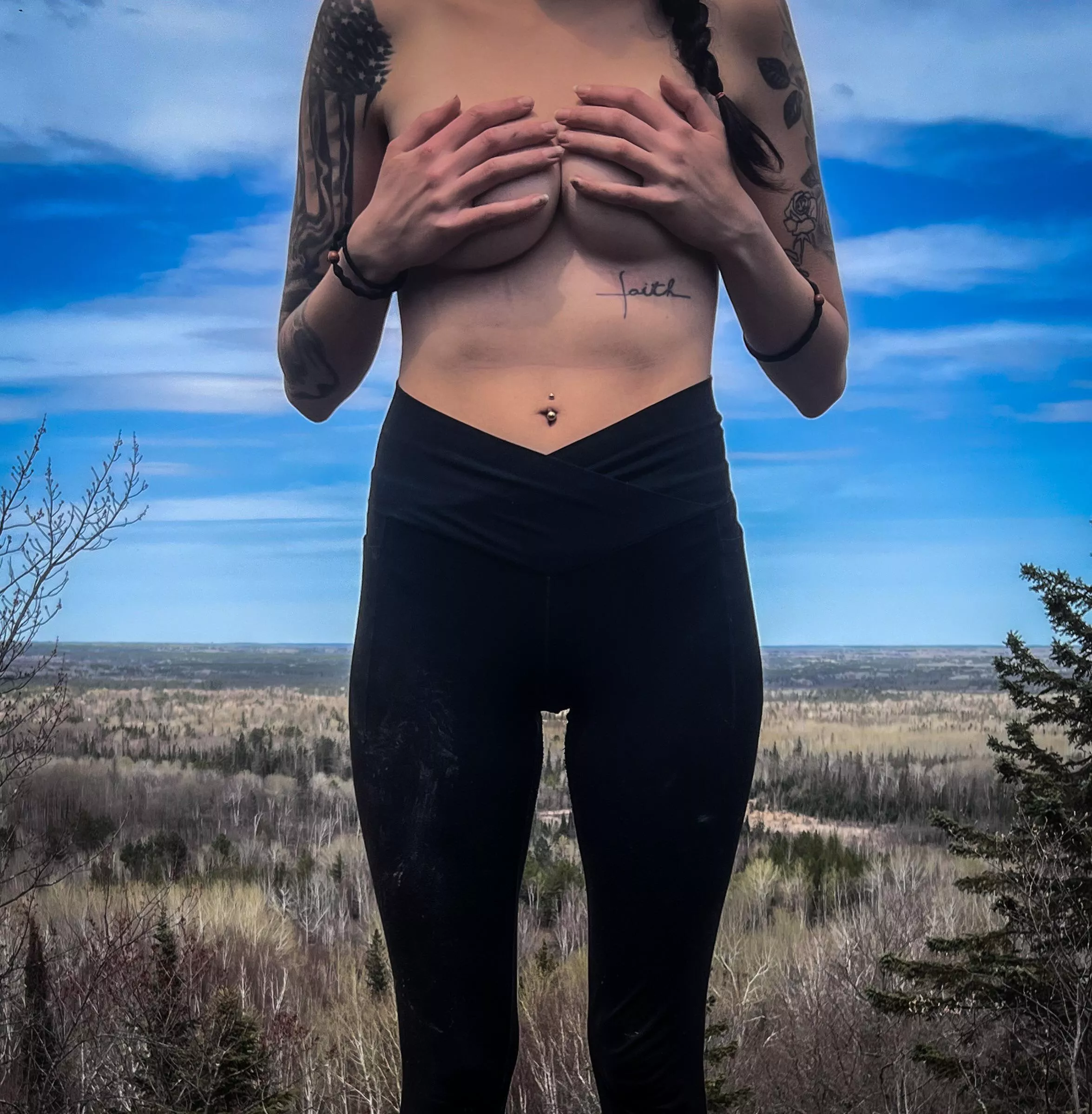 Hiking seasons 😉 posted by Toplesshiking