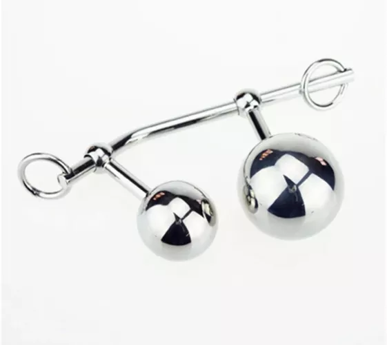 How does one tie, strap, or keep this in place? by OFyagirl_lina23