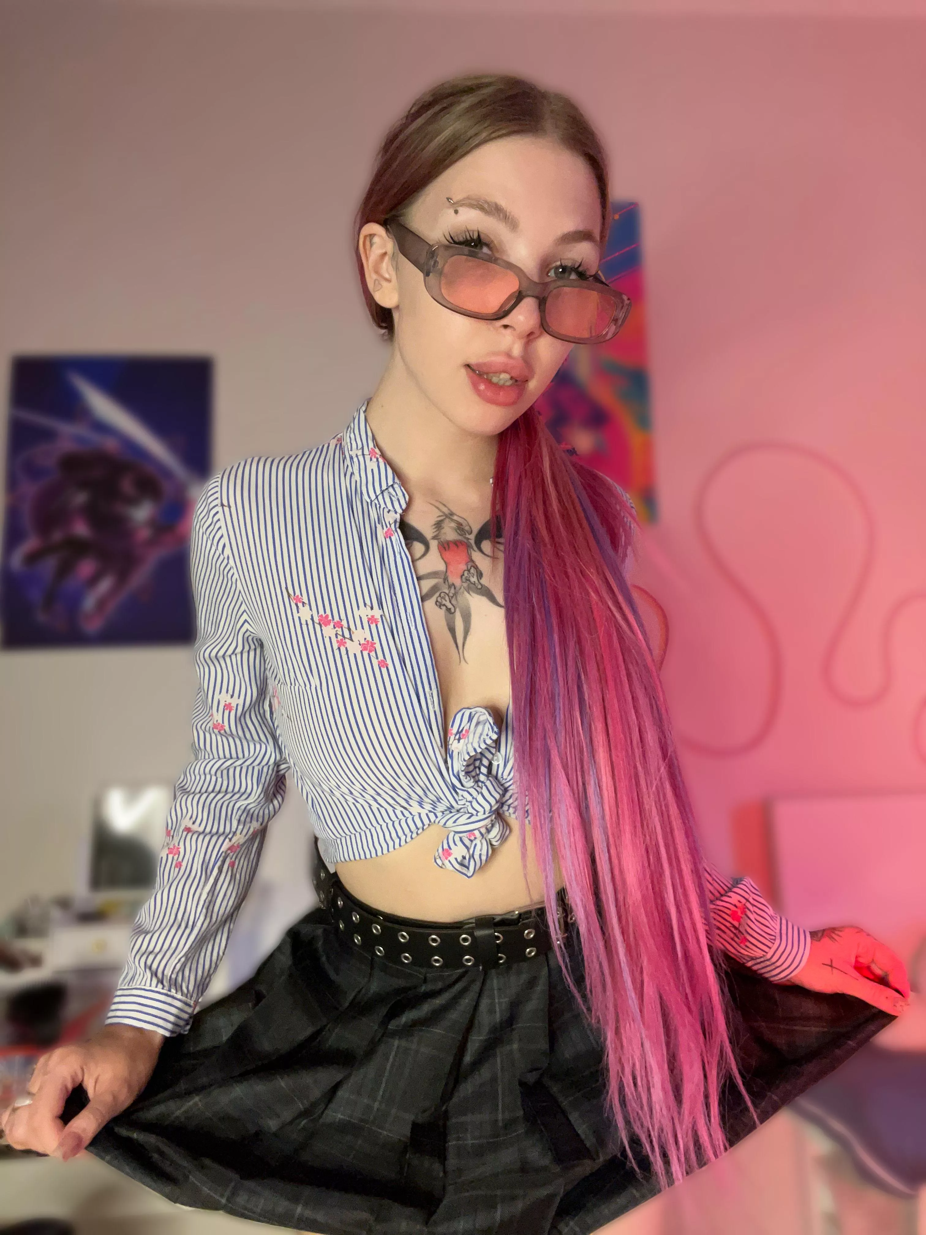 I love wearing skirts when meeting my boyfriend, they don't have to be taken off and they give easy access to my pussy posted by Wonderfullbabyy