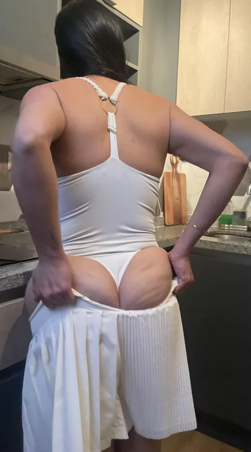 It's too tight by girlysofia012