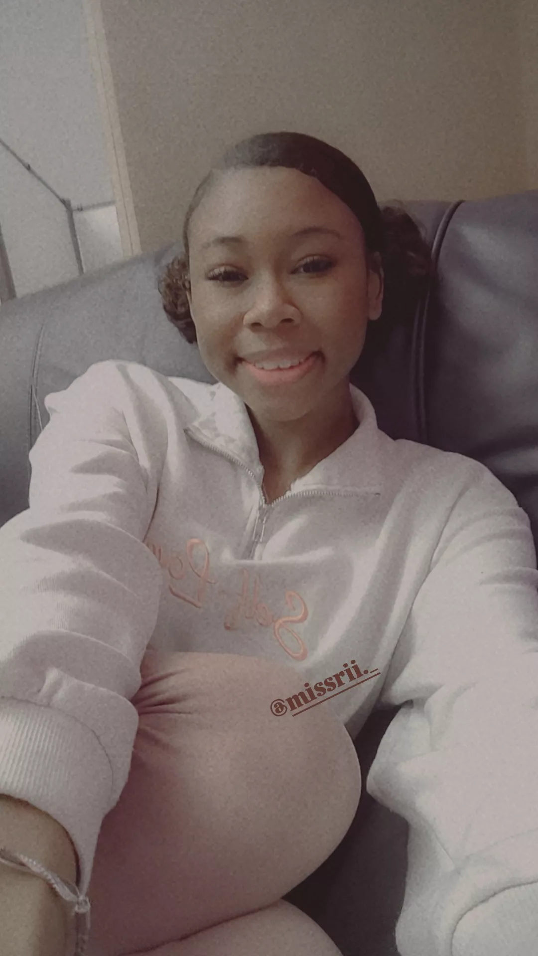 More space bunns 🥰🩷 little princess?!  posted by blueFloress