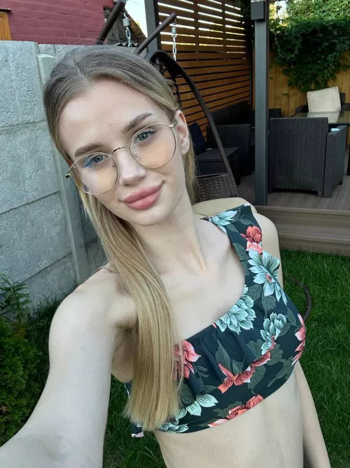 my favorite bikini for relaxation and fun :p by WhiteBaby18