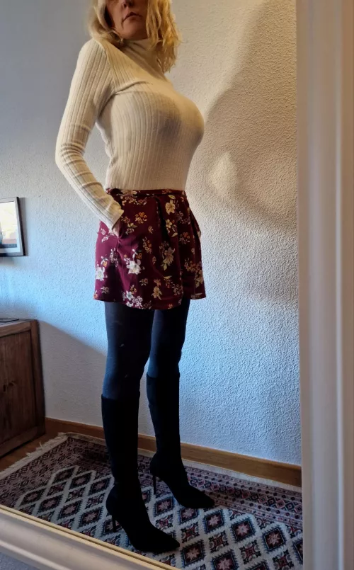 stretching by Sophyna