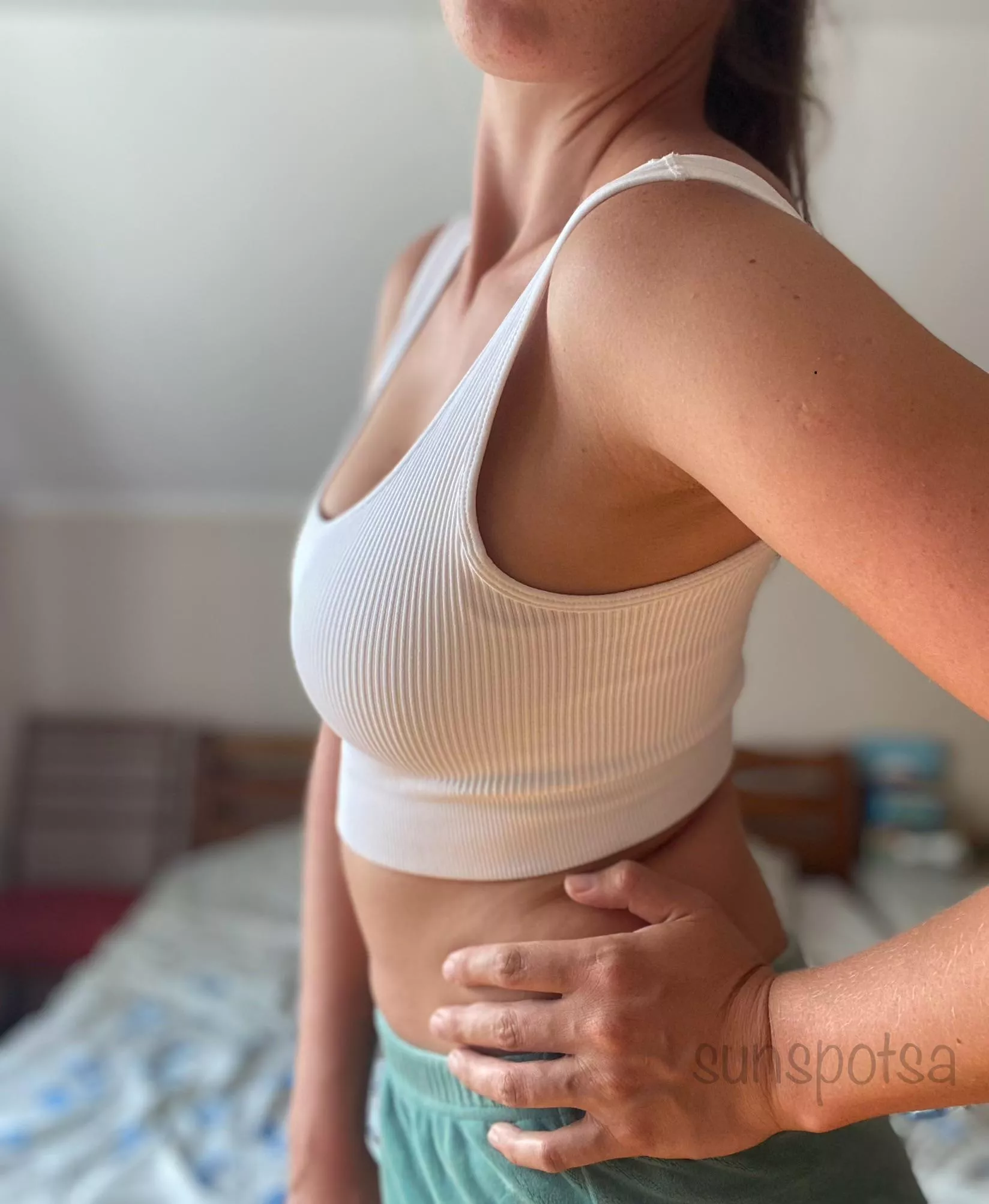 The top squeezed my chest tightly posted by sunspotsa