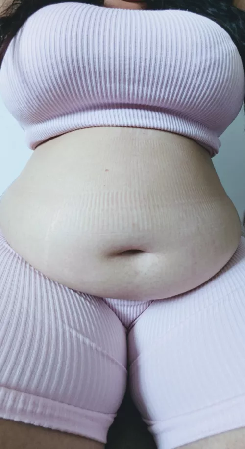 Tummy rubs are the best  by LustyPrincess12