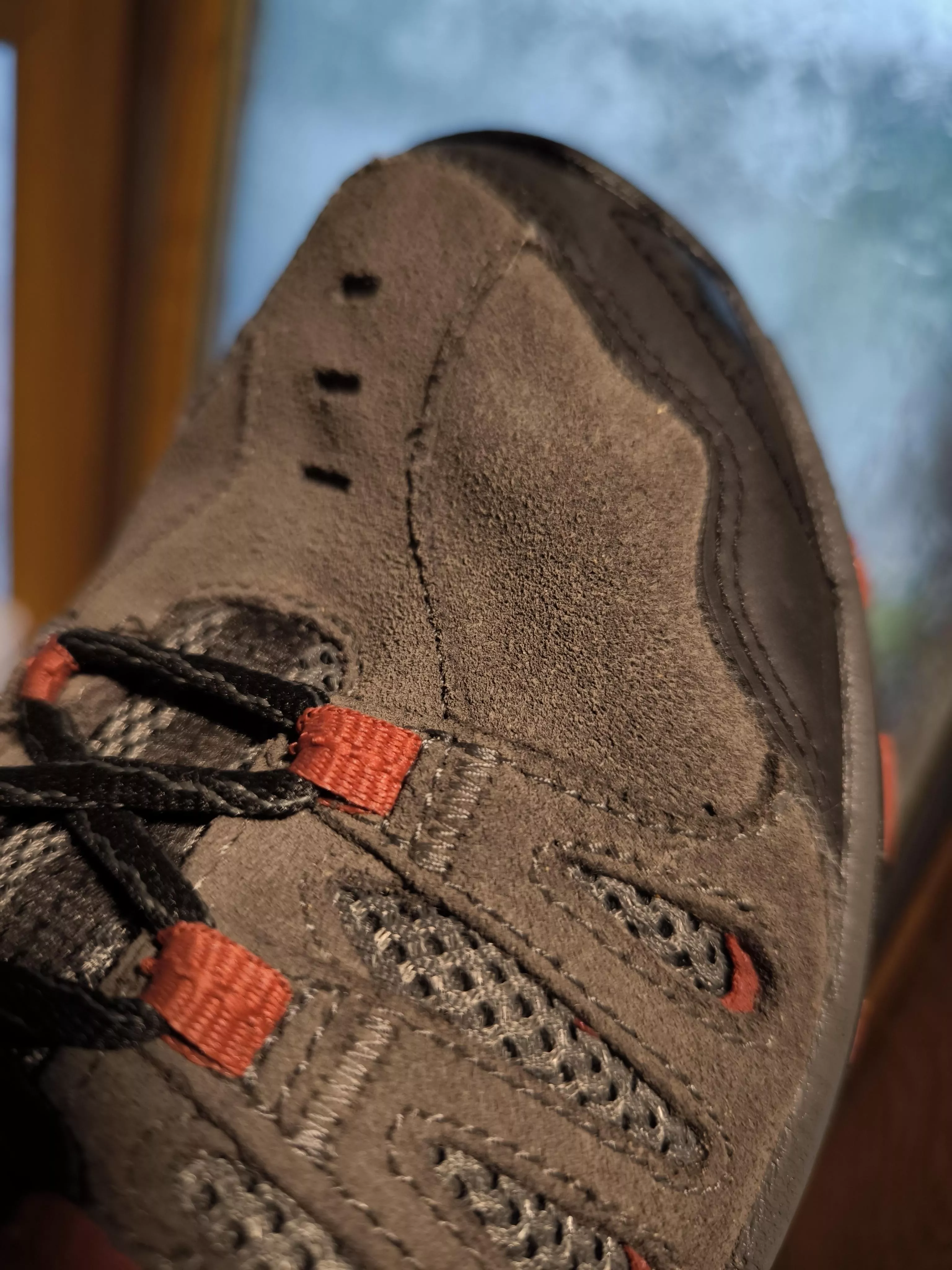 What sort of leather is this and how do I go about cleaning it? Any help greatly appreciated. posted by AGhostOfThePast