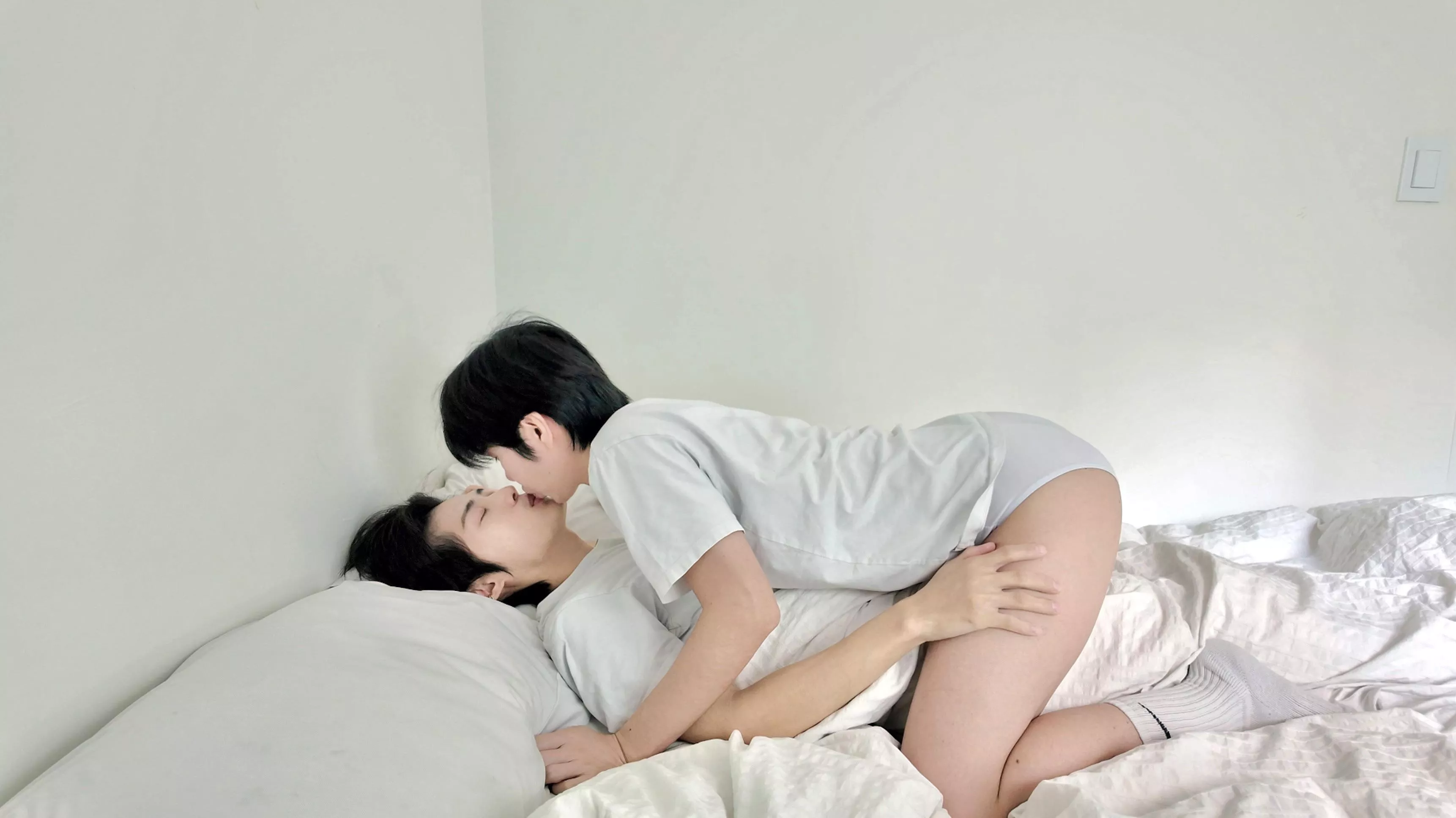 Do Wake-up kisses help? posted by Snoo53362