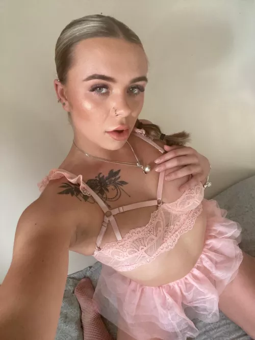 i love being a little princess [21F] by rasclart2169