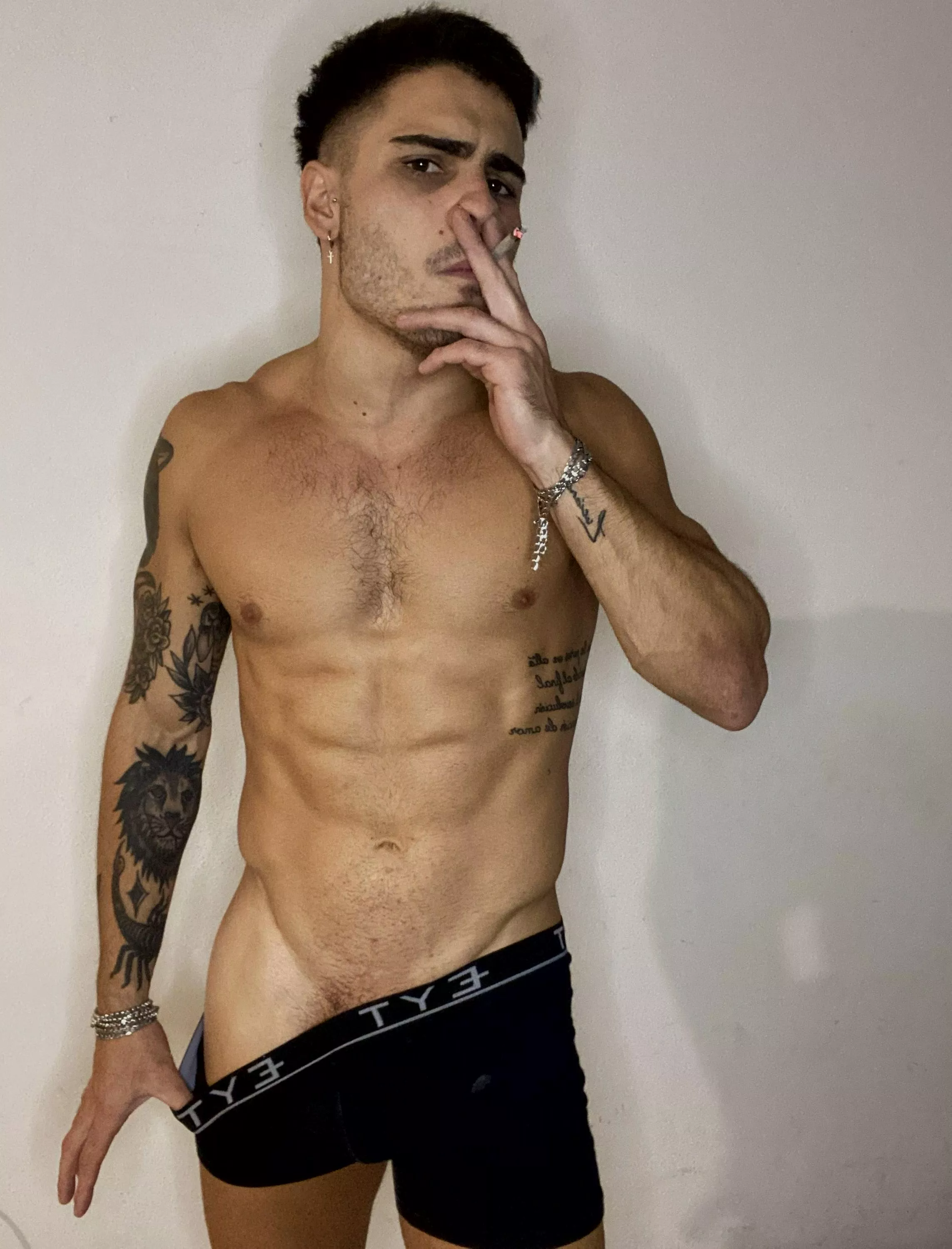 I wanna pin you down and take what I want there no safe word either posted by KingOliverXOXO