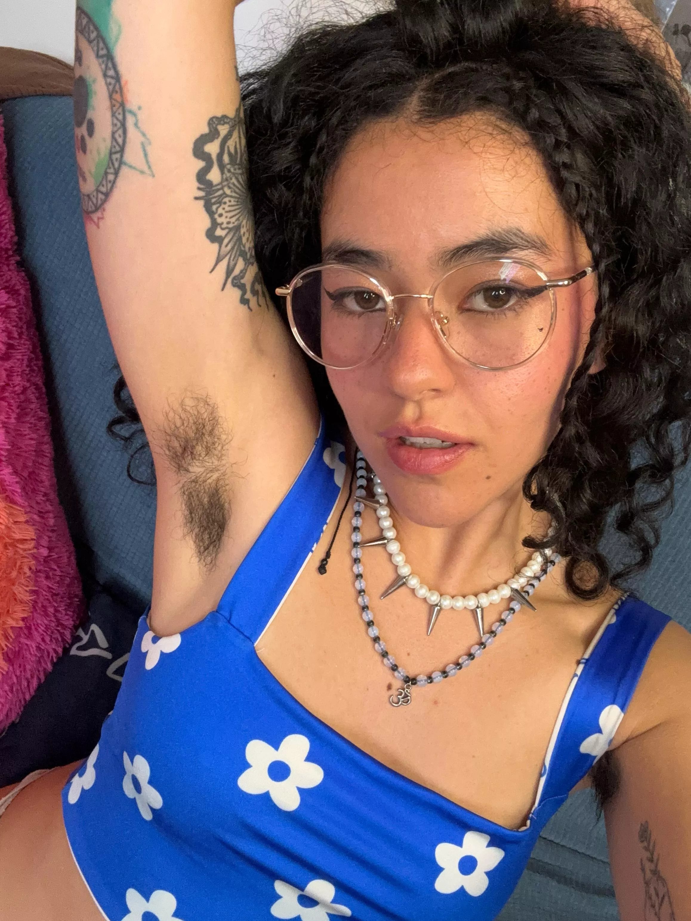 I’ve never worn deodorant, because it bothers my skin. So does shaving. Wondering what men think of all natural girls like me 🧘‍♀️ posted by Party_Babez