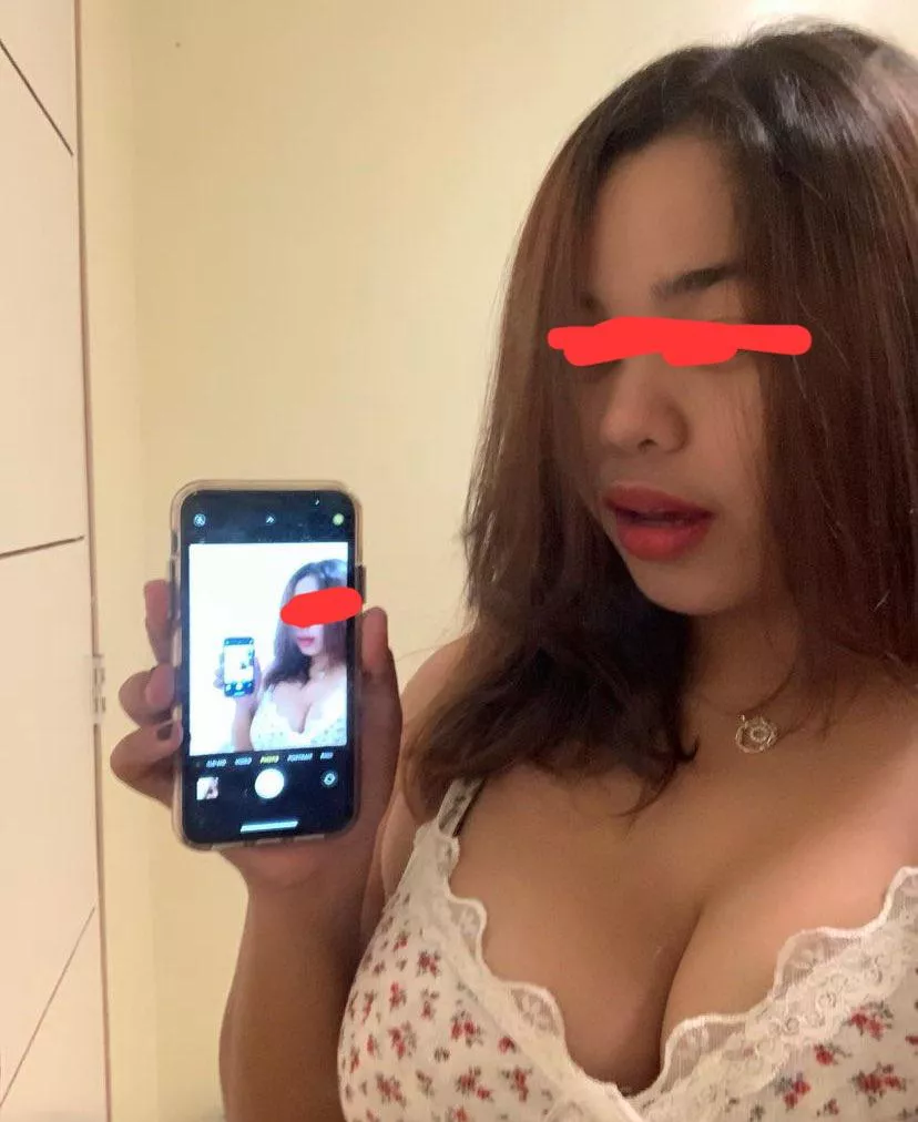 quick selfie posted by ms1231_