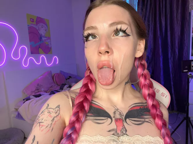 selfie with cum on face, who dares to take such photos by Wonderfullbabyy