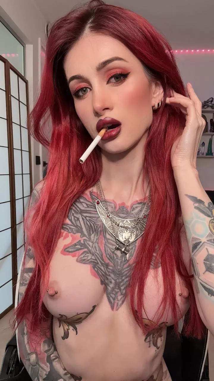Smoking girls are hot? posted by Kirsten_Glory