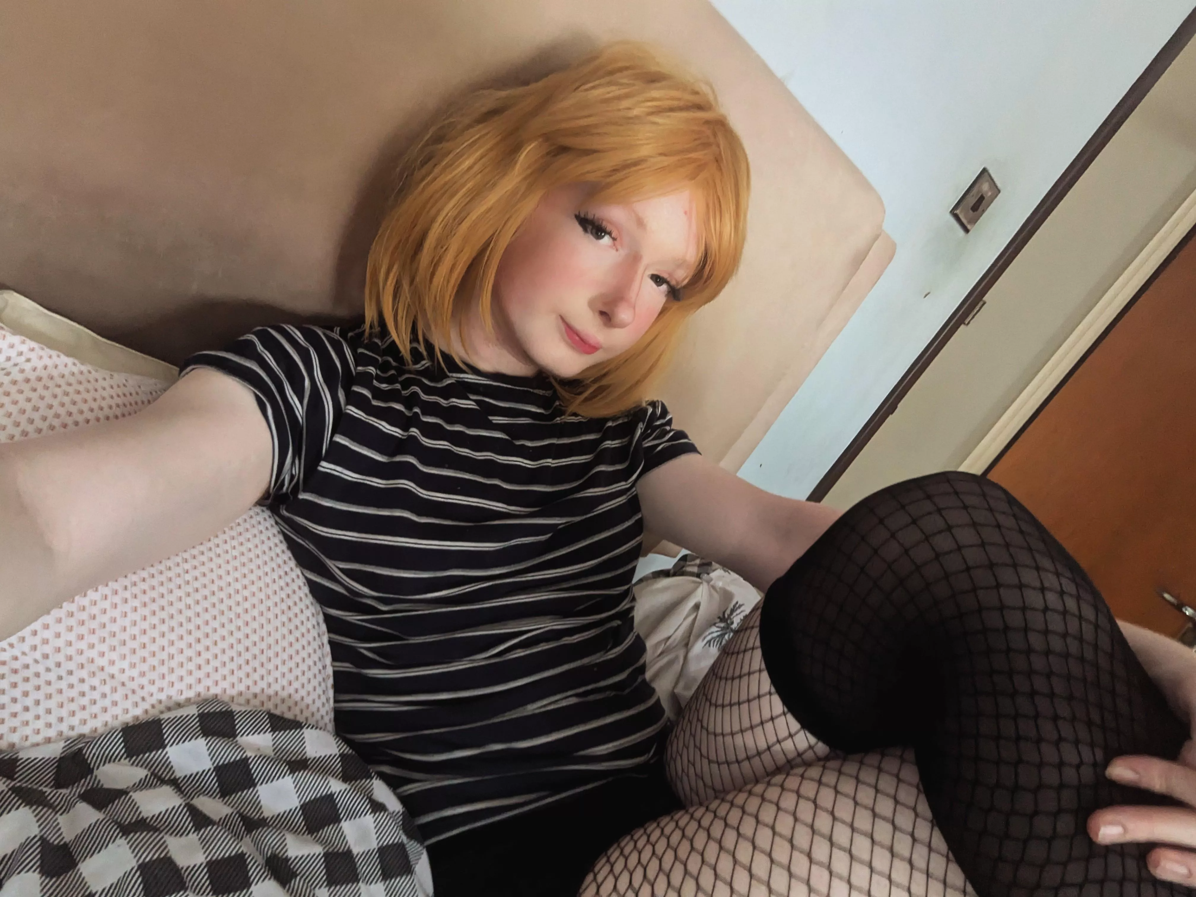 Thighs :3 posted by Boring_Idealist