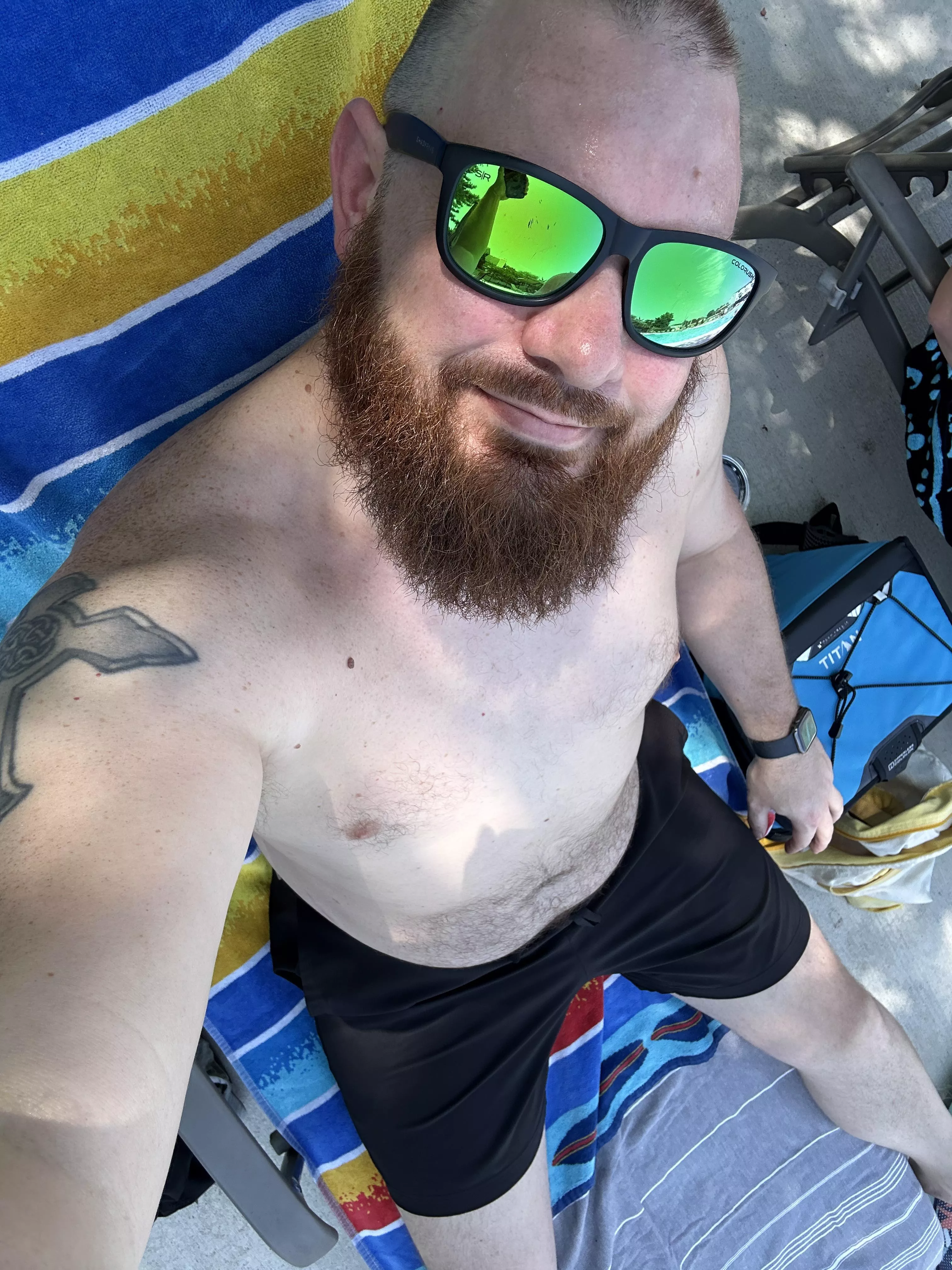 What’s the best way to get your attention from across the pool? (41) posted by WillRogers83