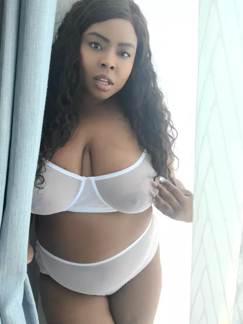 White looks good in me.. imean on me! by Coratexplorer